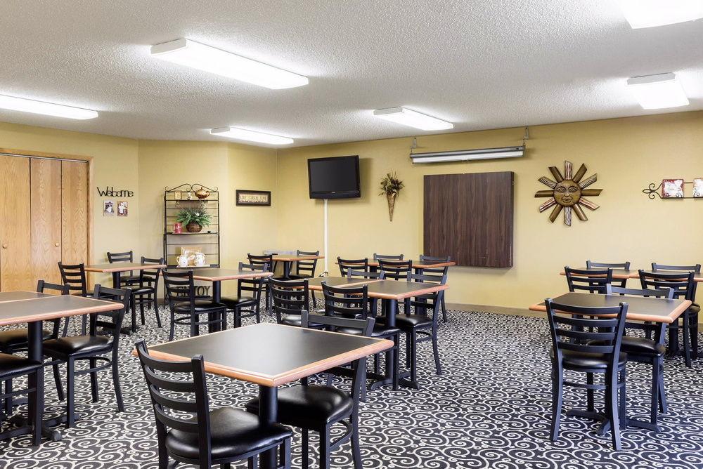 Quality Inn & Suites Watertown Near Prairie Lakes Ice Arena Luaran gambar