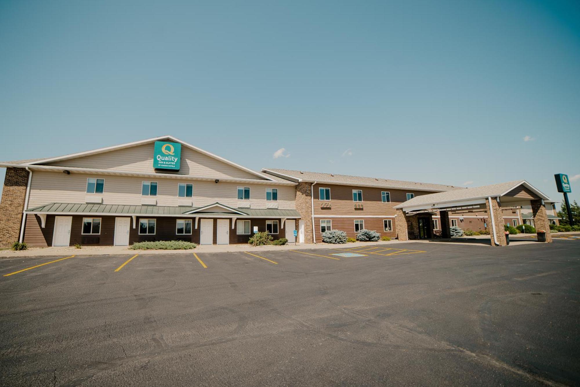 Quality Inn & Suites Watertown Near Prairie Lakes Ice Arena Luaran gambar