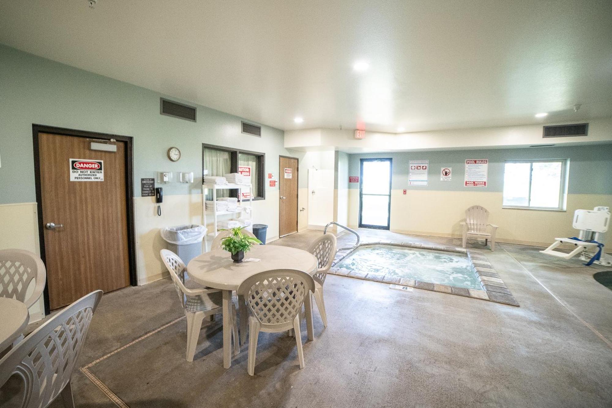 Quality Inn & Suites Watertown Near Prairie Lakes Ice Arena Luaran gambar
