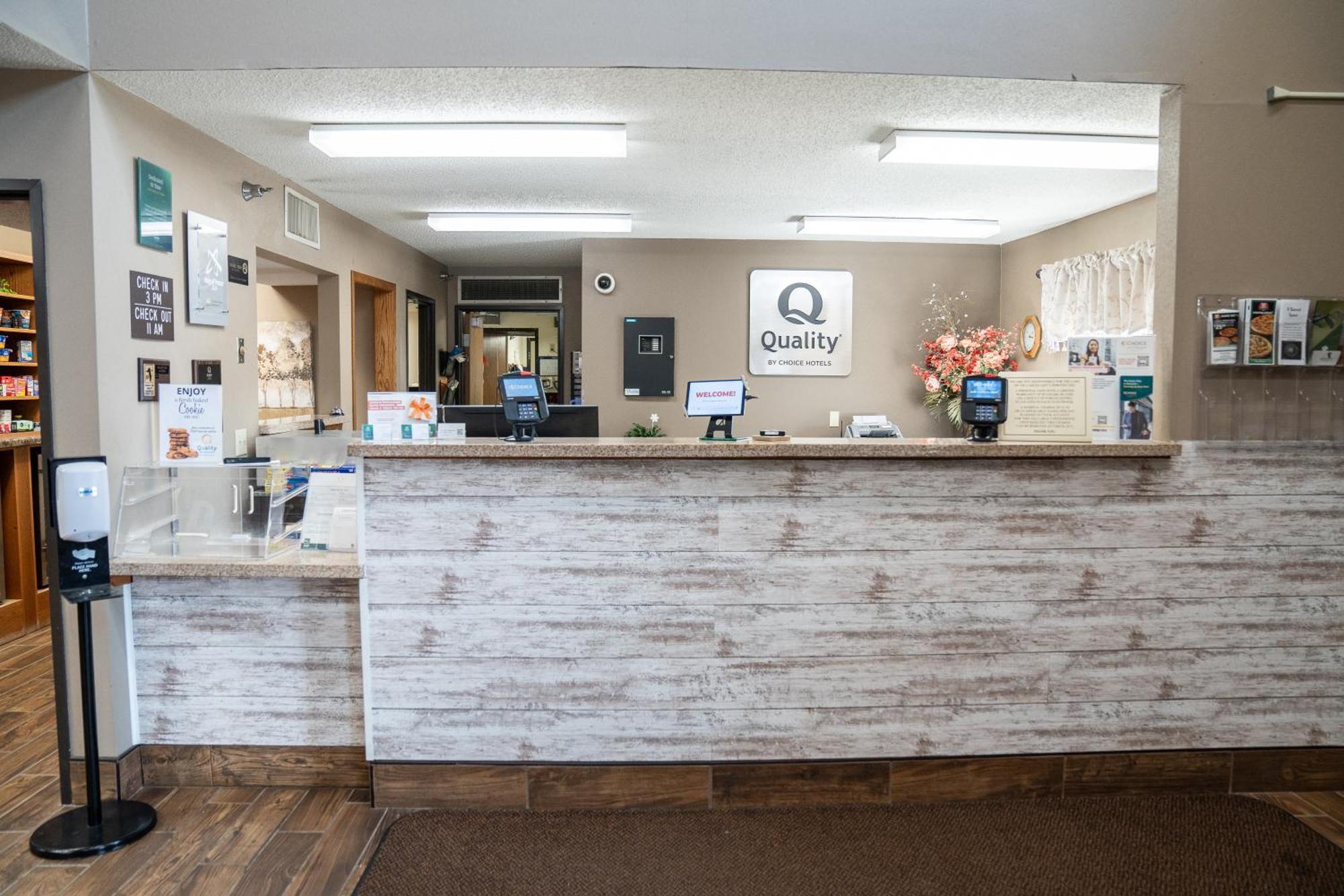 Quality Inn & Suites Watertown Near Prairie Lakes Ice Arena Luaran gambar