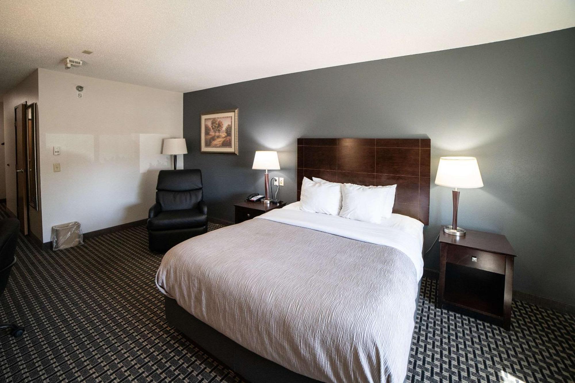 Quality Inn & Suites Watertown Near Prairie Lakes Ice Arena Luaran gambar