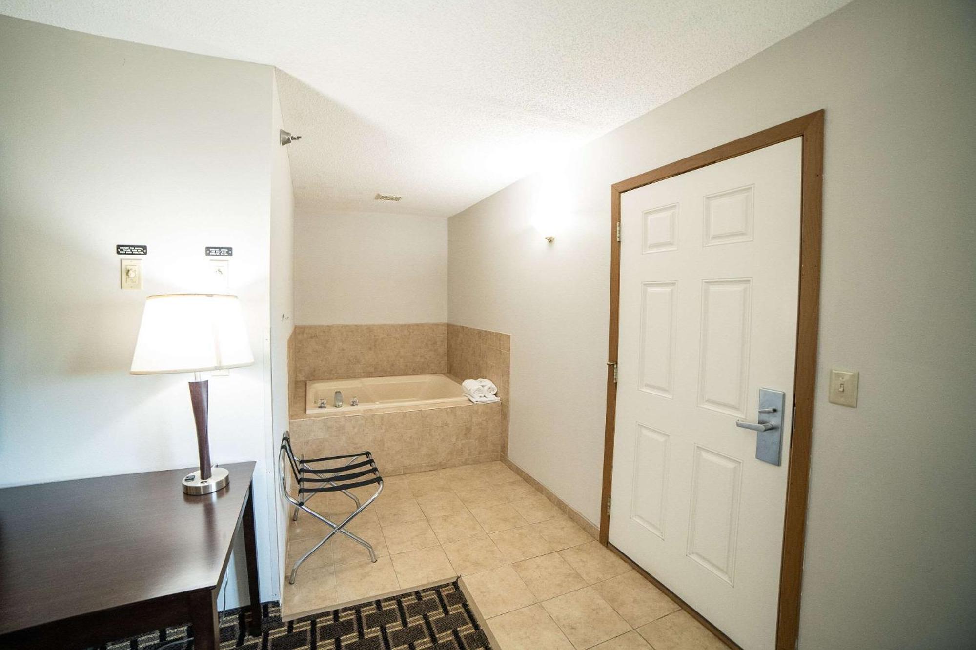 Quality Inn & Suites Watertown Near Prairie Lakes Ice Arena Luaran gambar